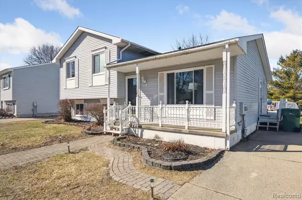 Howell, MI 48843,814 MEADOWLARK Lane