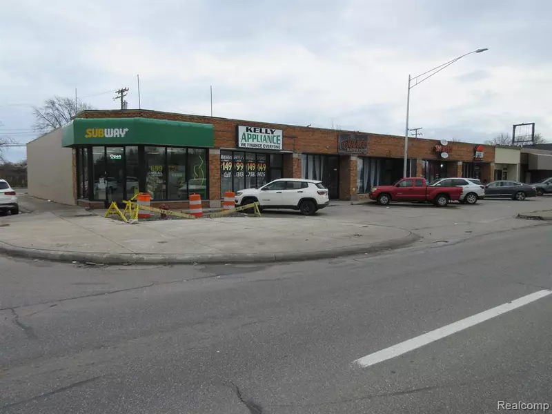 19528 KELLY Road, Harper Woods, MI 48225