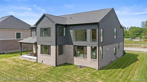 New Baltimore, MI 48047,35683 KILKENNY Drive