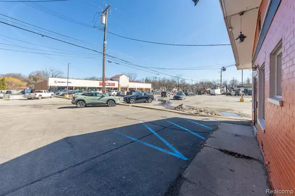 Brighton, MI 48116,116 W GRAND RIVER Avenue