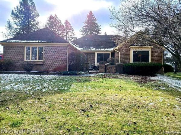 3531 E COMMERCE Road, Commerce Twp, MI 48382