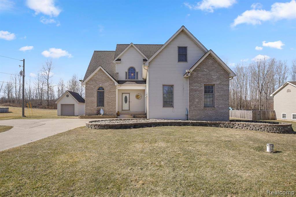 Fenton, MI 48430,10102 N FENTON Road