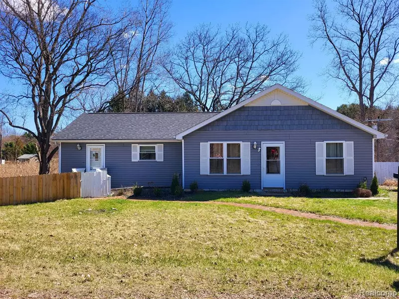 9611 WHITEWOOD Road, Pinckney, MI 48169