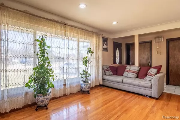 Sterling Heights, MI 48314,42323 TESSMER Drive