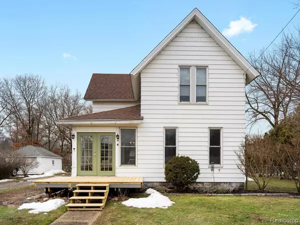 30 N GLASPIE Street, Oxford, MI 48371