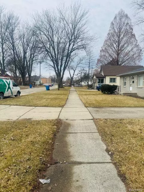 Dearborn Heights, MI 48125,25640 YALE Street