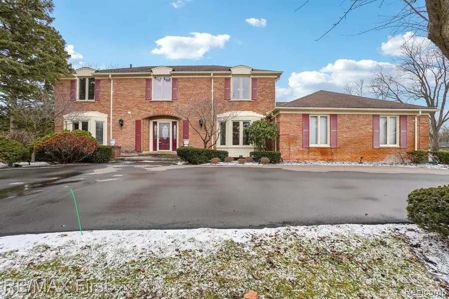 3239 PARKLAND Drive, West Bloomfield, MI