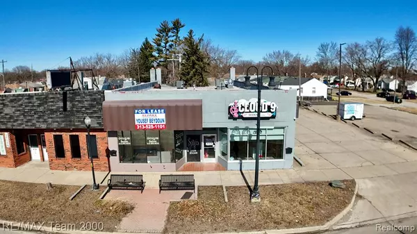 Dearborn Heights, MI 48127,25022 W WARREN Street