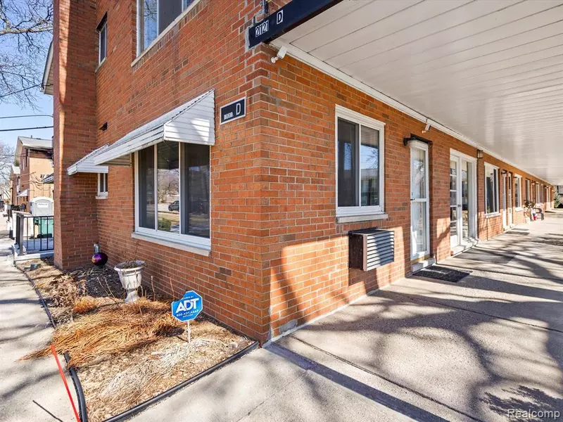 2121 CLAWSON Avenue, Royal Oak, MI 48073