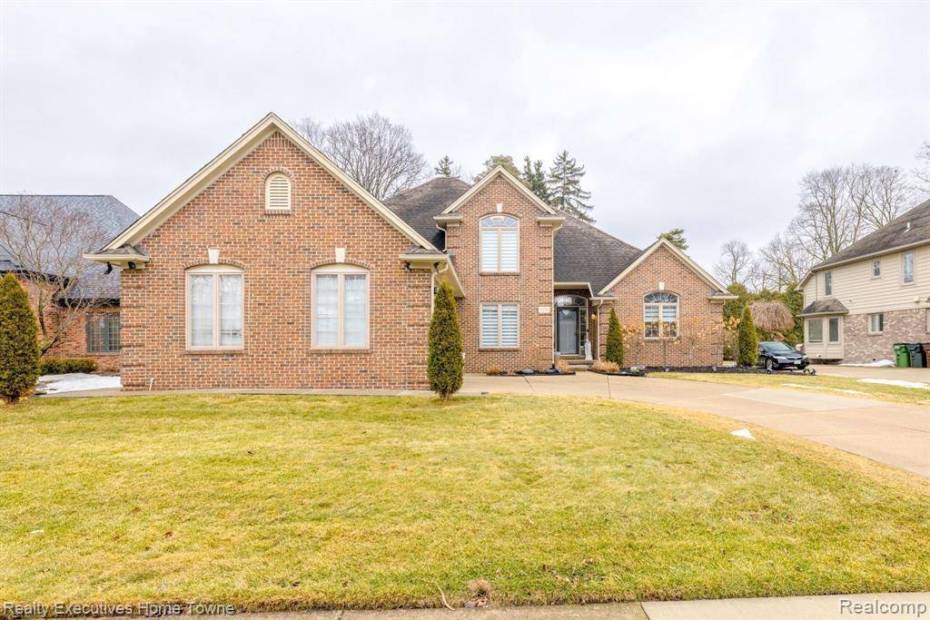 48896 KINGS Drive, Shelby Twp, MI 48315