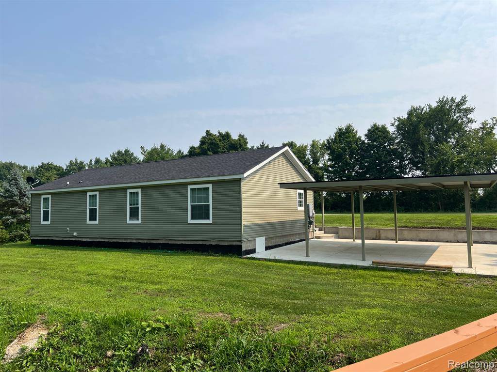 Lapeer, MI 48446,806 DAVIS LAKE Road