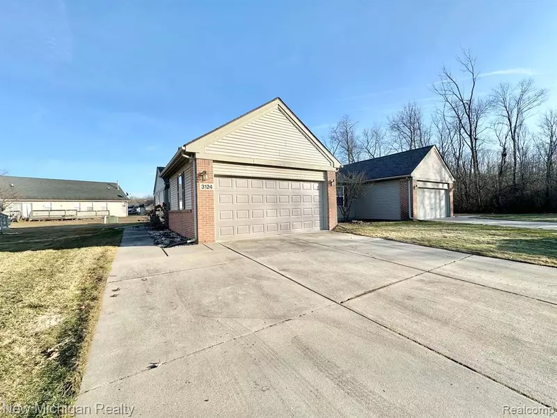 3124 FALCON Drive, Burton, MI 48519