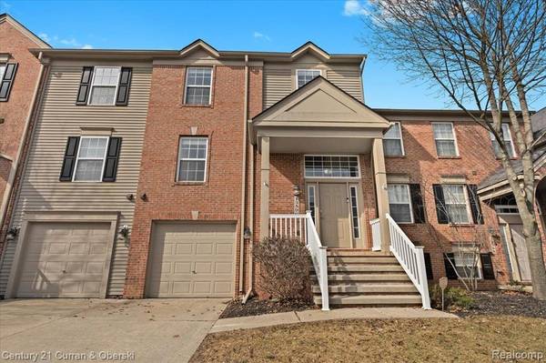 13596 PINEWOOD Lane, Belleville, MI 48111