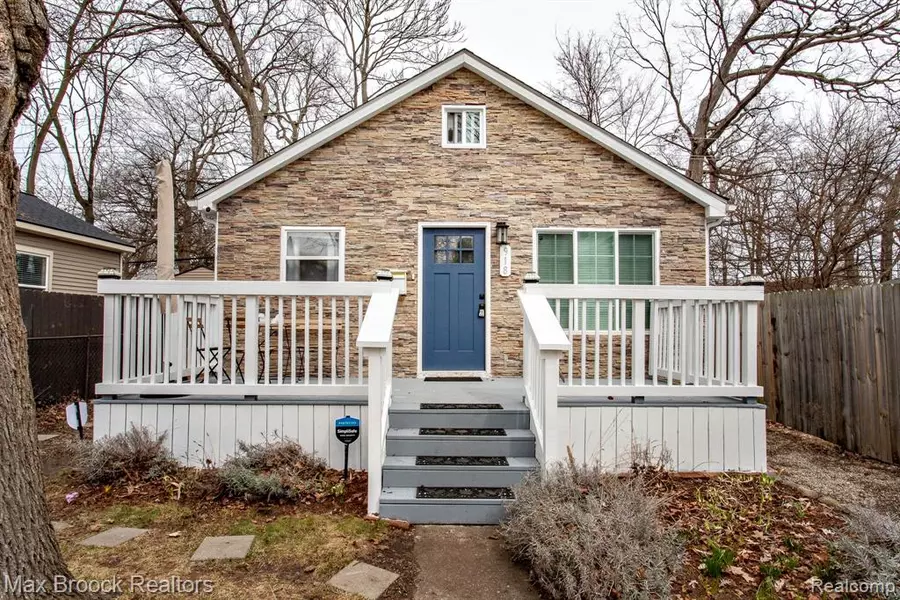 918 ALBERTA Street, Ferndale, MI 48220