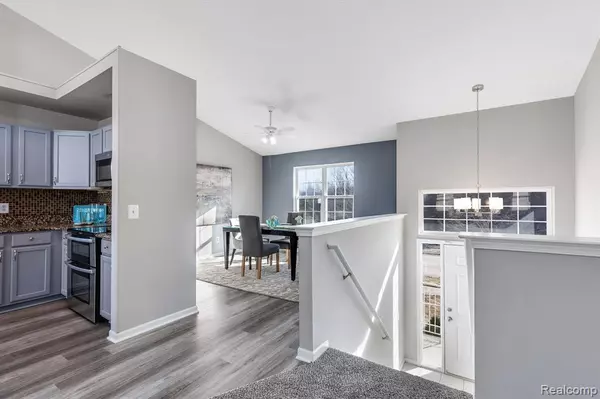 Romulus, MI 48174,7970 AMBER Drive