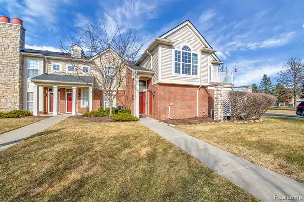 28211 OAKMONTE E Circle, New Hudson, MI 48165