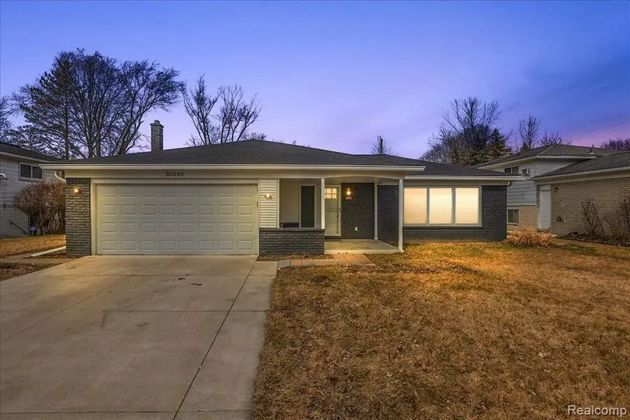 30390 RED MAPLE Lane, Southfield, MI 48076