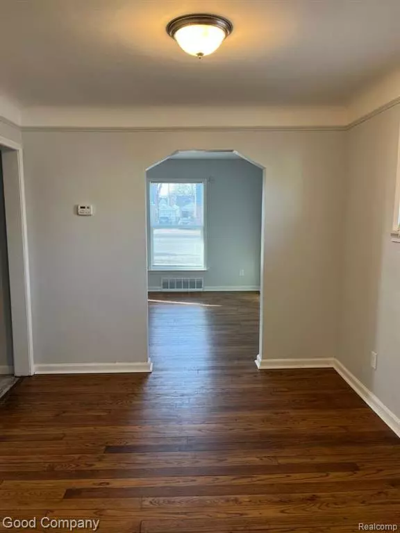 Detroit, MI 48205,15649 E 7 Mile Rd