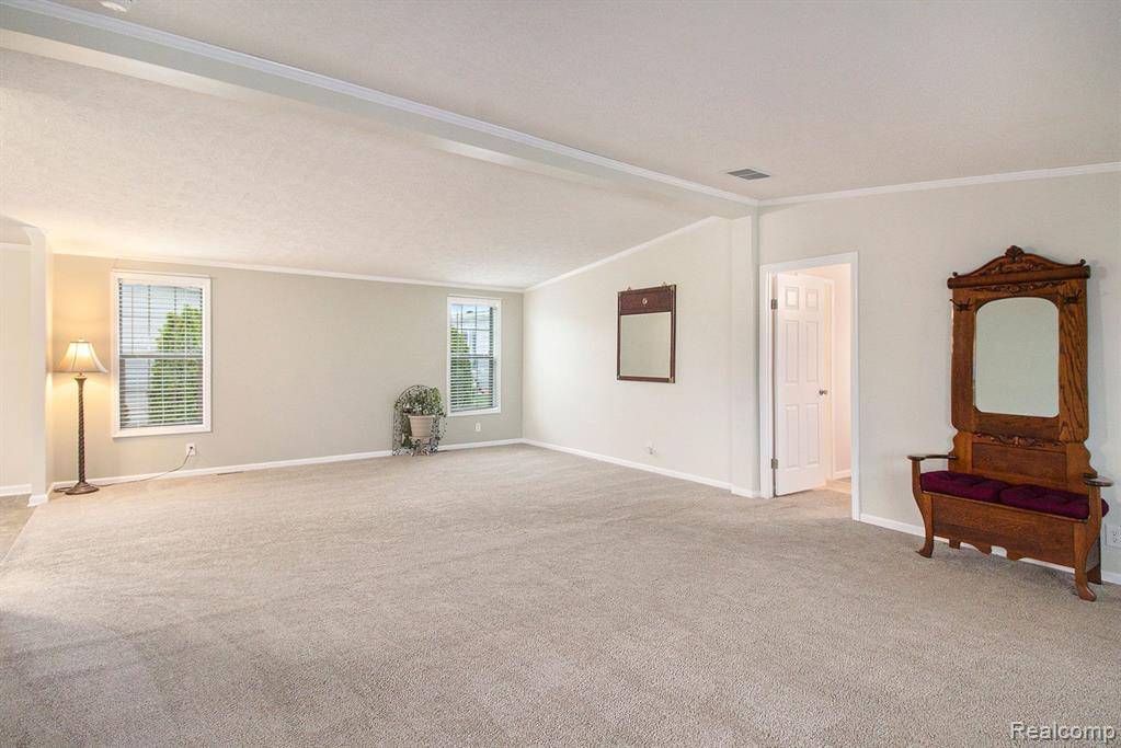 South Lyon, MI 48178,12374 OAK RIDGE Circle