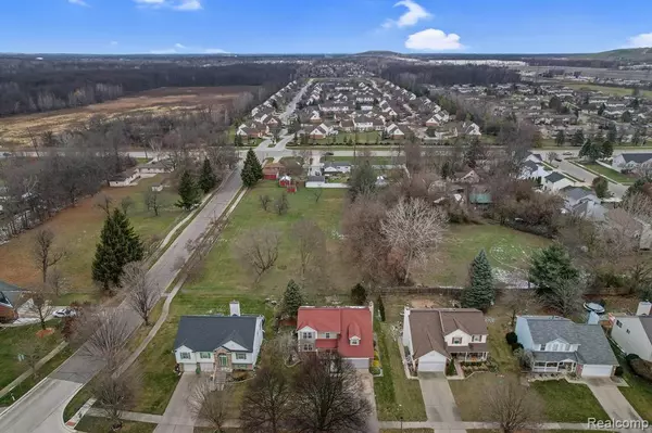 42860 BERKDALE Drive, Belleville, MI 48111