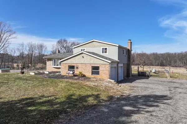 Fowlerville, MI 48836,5486 W LOWE Road