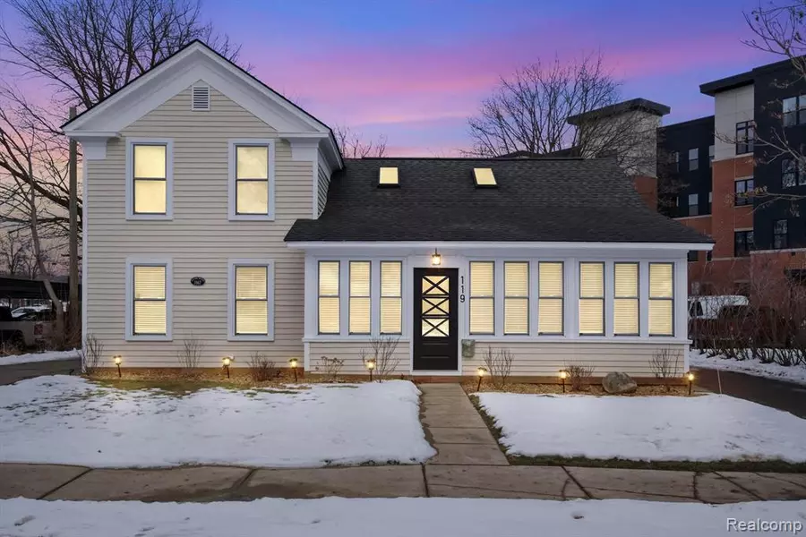 119 E WASHINGTON Street, Milford, MI 48381