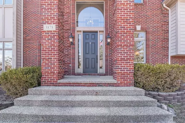 Orchard Lake Village, MI 48324,3878 SUNSET Boulevard