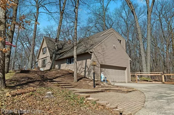 Pinckney, MI 48169,5595 NAVAJO Trail