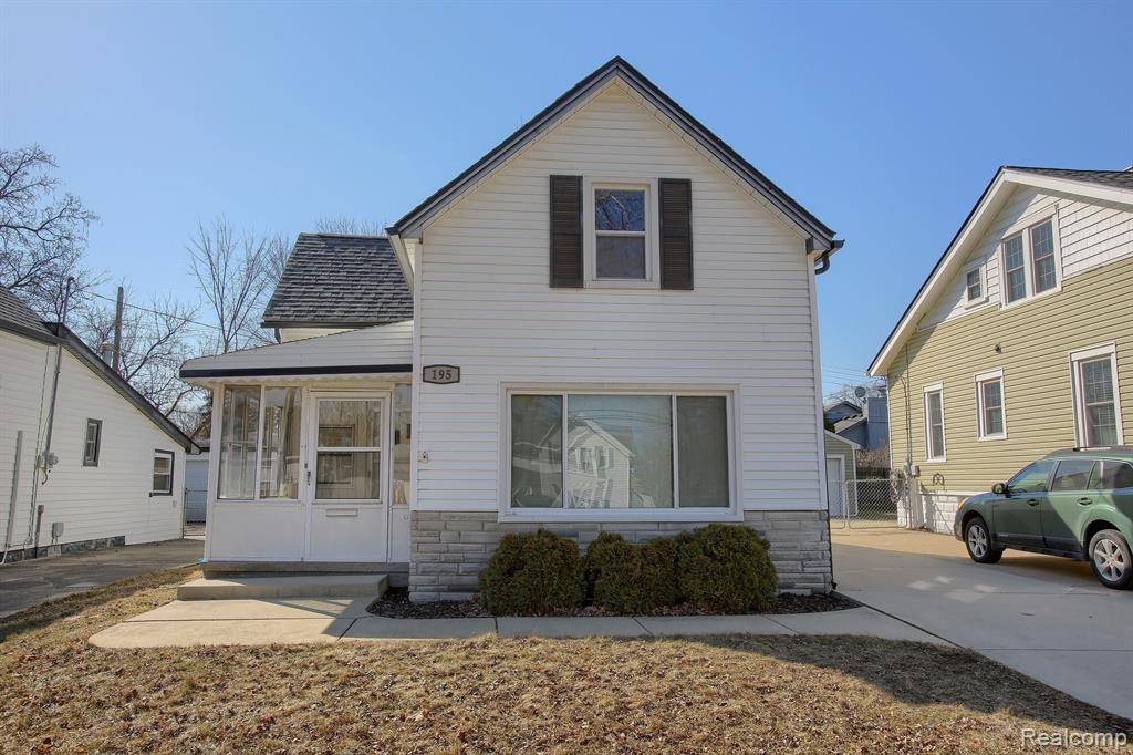 195 ROBERTSON Street, Mount Clemens, MI 48043