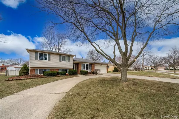Troy, MI 48085,2155 HILLCRESCENT Drive