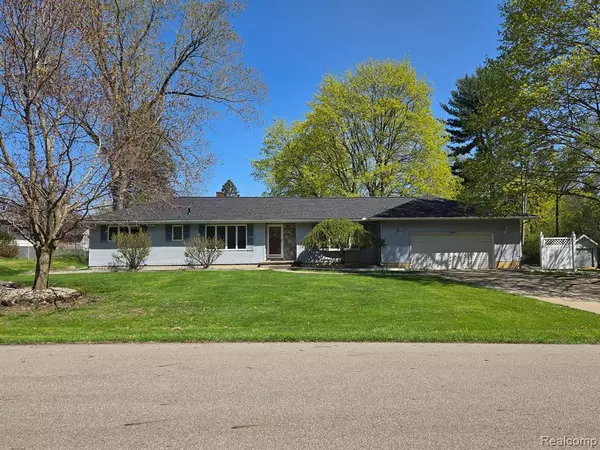 1498 STRATHMOOR Lane, Jackson, MI 49203