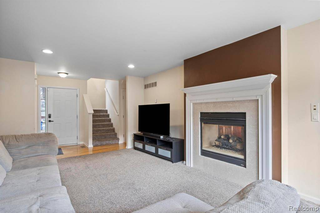 Dearborn Heights, MI 48127,169 LEGACY PARK Circle