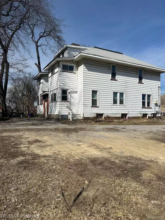 Flint, MI 48502,1106 CHURCH Street