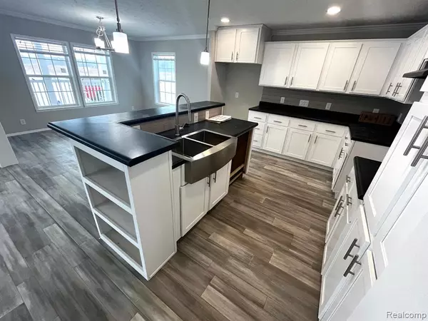 Lapeer, MI 48446,250 RIVIERA Drive