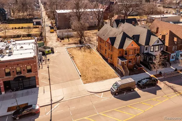 8026 KERCHEVAL Street, Detroit, MI 48214