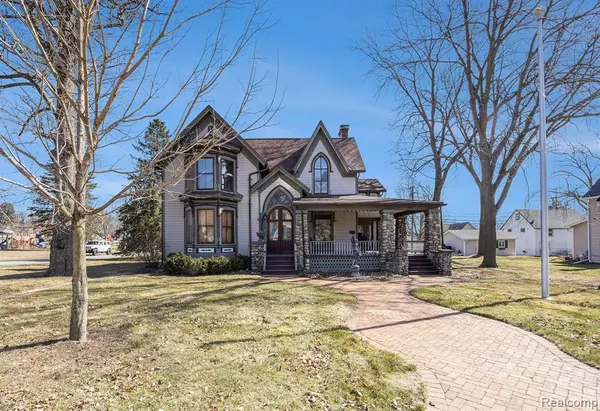 270 N ALMONT Avenue, Imlay City, MI 48444