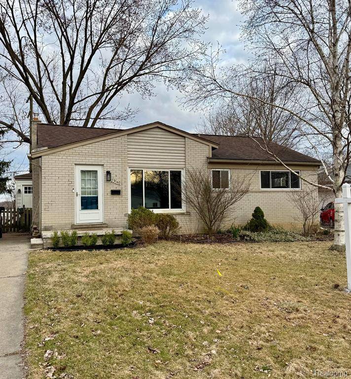 23540 Loomis, Farmington, MI 48336
