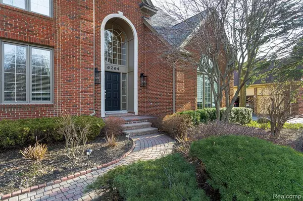 West Bloomfield, MI 48324,6264 WILDWOOD Lane