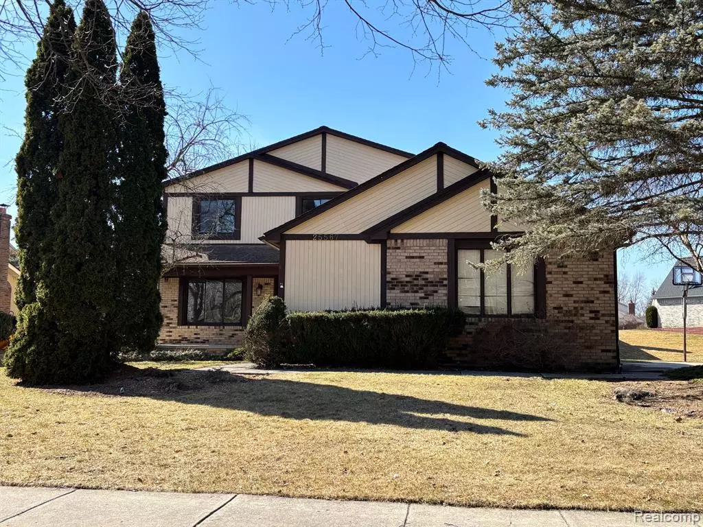 Novi, MI,25567 BUCKMINSTER Drive