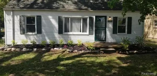 Southfield, MI 48075,20450 MIDWAY Avenue