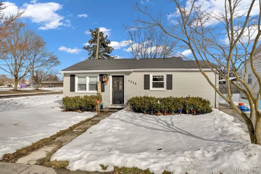 1230 JEFFERSON Street, Lapeer, MI 48446