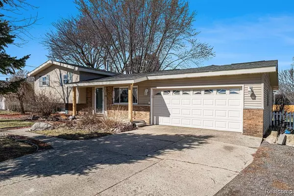 Grand Blanc, MI 48439,6063 E MAPLE Avenue