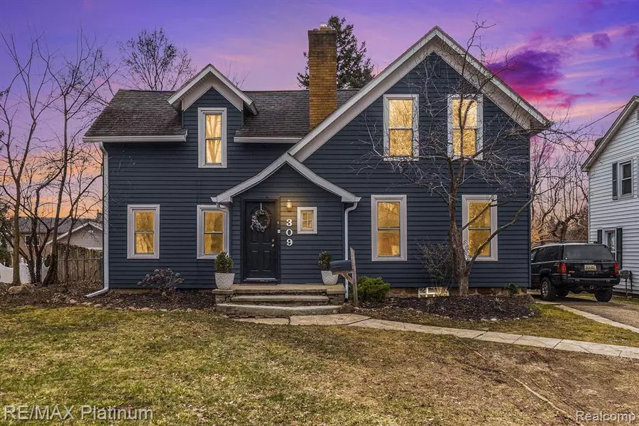 309 W WALLED LAKE Drive, Walled Lake, MI 48390