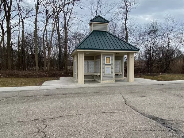 Grand Blanc, MI 48439,14306 PINEHURST Lane