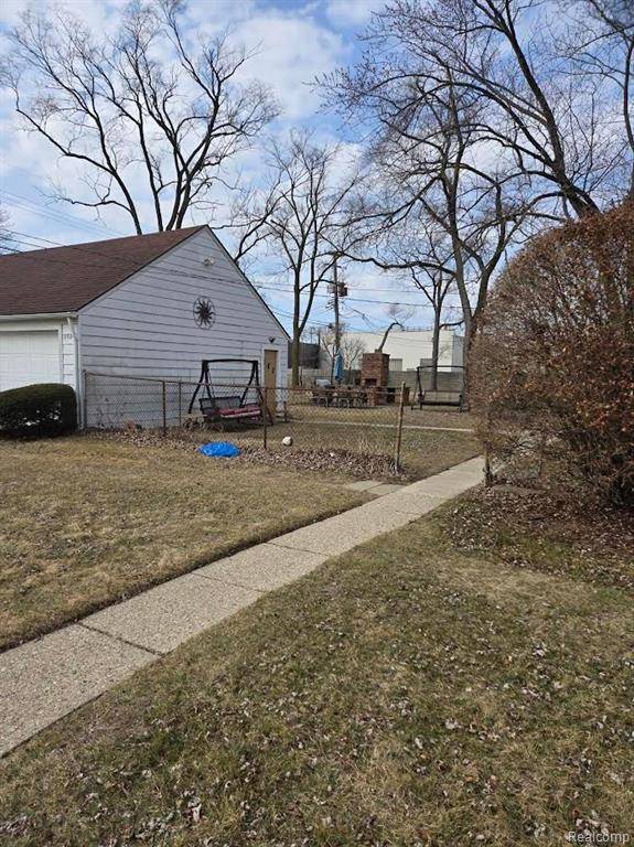 Royal Oak, MI 48073,0000 W 14 MILE Road