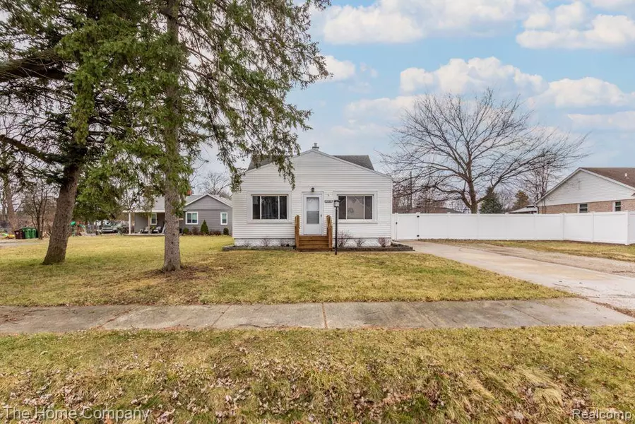 15144 Flanders Street, Southgate, MI 48195