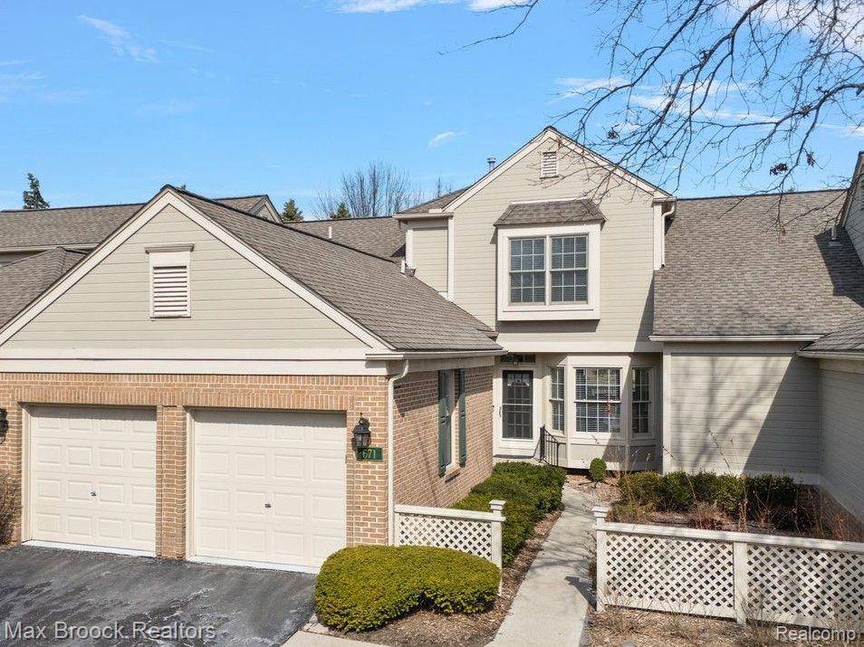 671 BROCKMOOR Lane, Bloomfield Hills, MI 48304