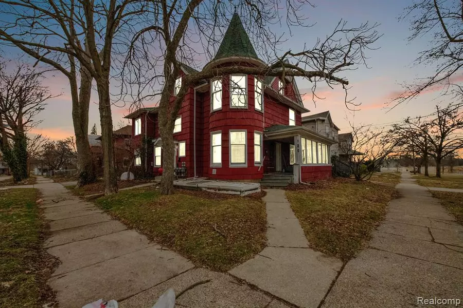 130 S 8TH Street, Lansing, MI 48912