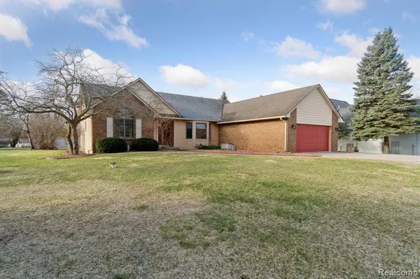 Fenton, MI 48430,9400 ENGLISHMAN Drive