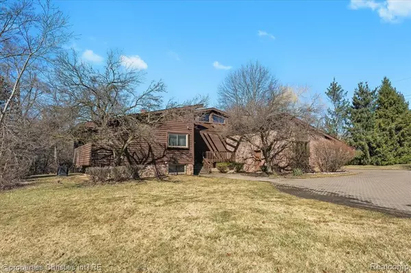 Farmington Hills, MI 48336,25839 FARMINGTON Road